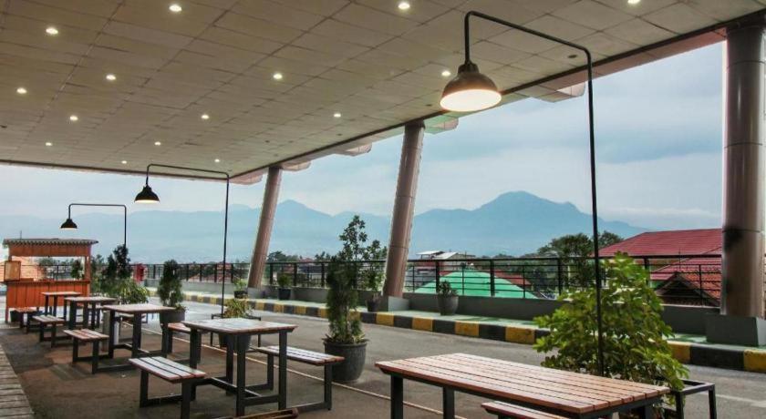 Super Oyo Capital O 483 Tamansari Panoramic Bandung Hotel Exterior photo